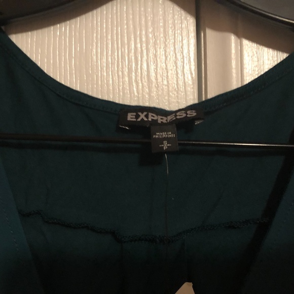 New with tag Express sleeveless v neck top with front zipper size S - Picture 2 of 4